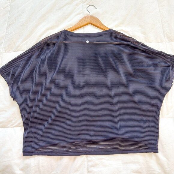 Lululemon Athletica Lean In Short Sleeve Boysenberry Purple Mesh Detail Size 6 - Picture 7 of 8